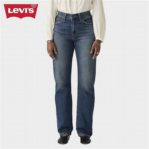 Levi's® Women's Easy Dad Jeans (005DC-0000)